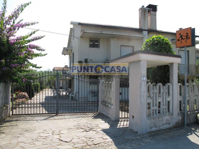 Casa in vendita a Teramo, Abruzzo