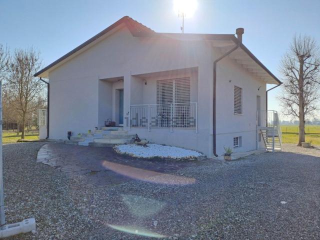 Casa in vendita a Unione dei comuni del Sorbara, Ravarino