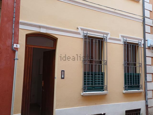 Casa in vendita a Quartiere Centro Urbano, Cesena