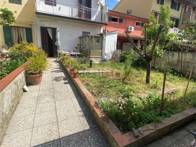 Casa in vendita a Prato, Toscana