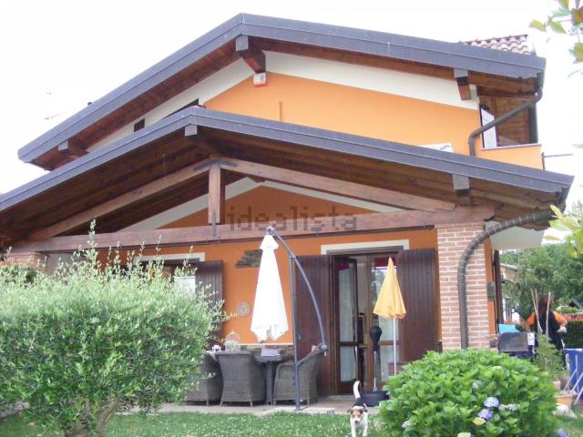 Casa in vendita a Comignago, Novara