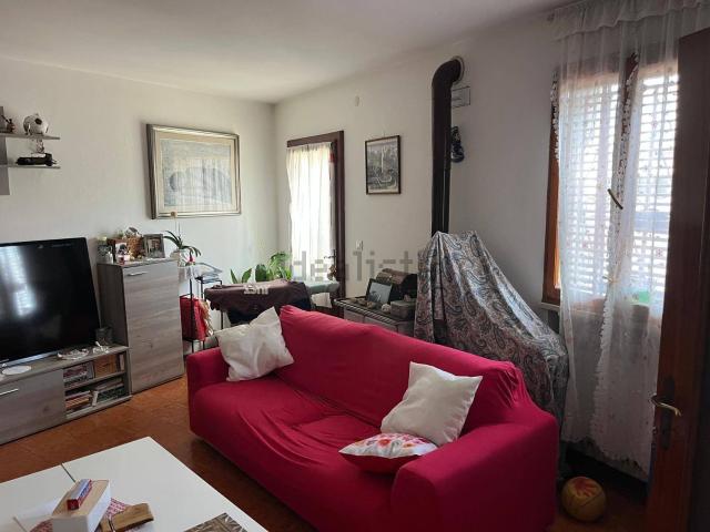 Casa in vendita a Ferrara, Reggio Emilia