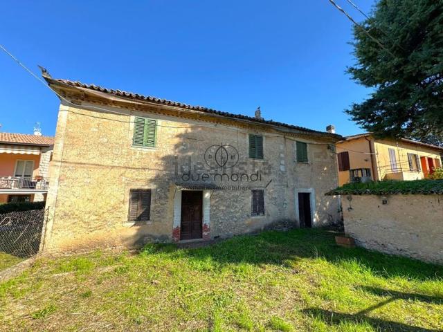 Casa in vendita a Spoleto, Umbria