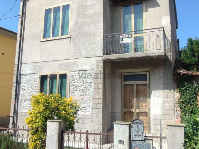 Casa in vendita a Prato, Toscana