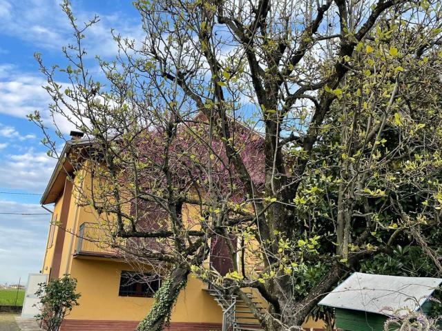 Casa in vendita a Besenzone, Reggio Emilia