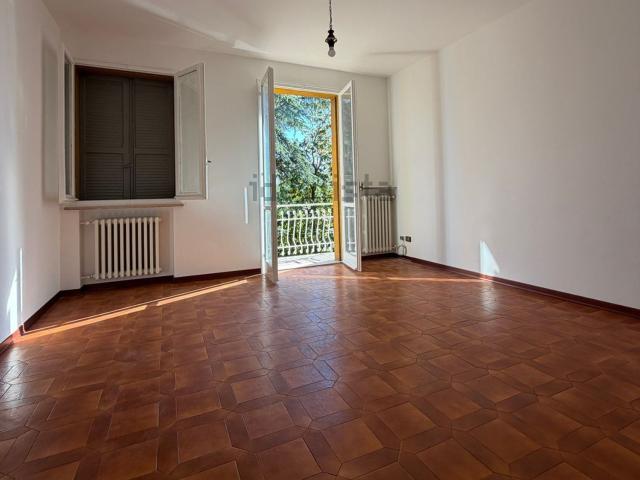 Casa in vendita a Terra di Mezzo, Re