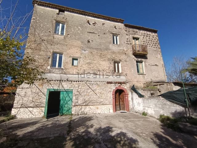 Casa in vendita a Santi Cosma E Damiano, Lazio