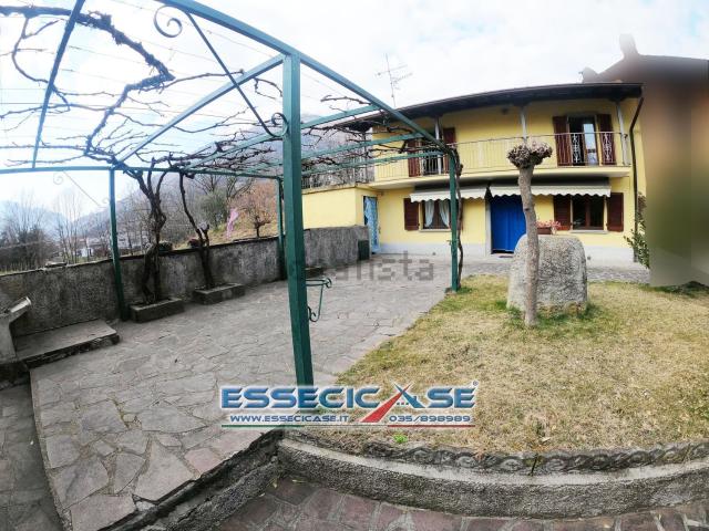 Casa in vendita a Sovere, Lombardia