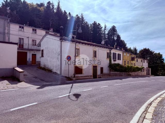 Casa in vendita a Ovindoli, Abruzzo