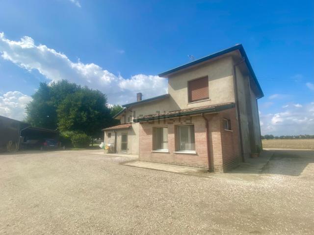 Casa in vendita a Ferrara, Reggio Emilia