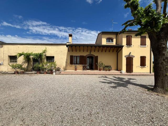 Casa in vendita a Roverchiara, Veneto