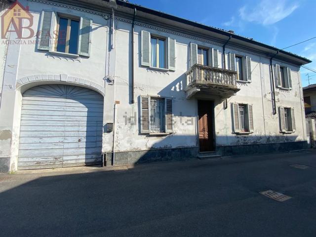 Casa in vendita a Dorno, Lombardia