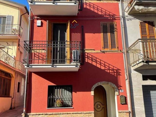 Casa in vendita a Ponterotto, Marche
