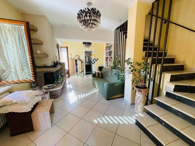Casa in vendita a Ponterotto, Marche