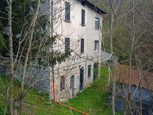 Casa in vendita a Bobbio, Reggio Emilia