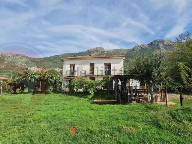 Casa in vendita a Caprile, Roccasecca