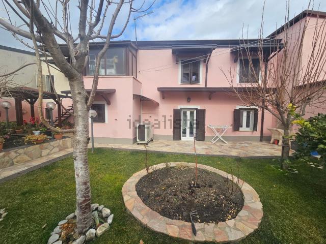 Casa in vendita a Calabria, Cosenza