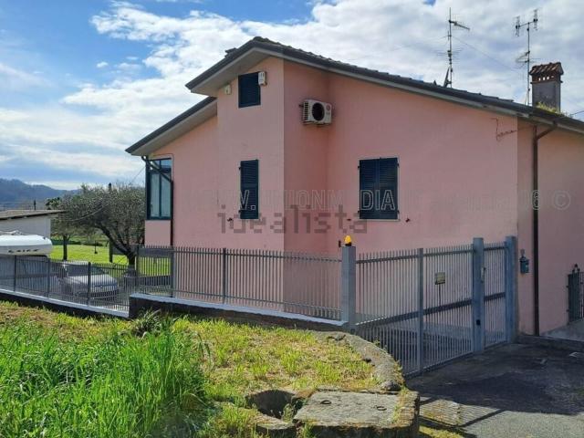 Casa in vendita a Olmo, Sarzana
