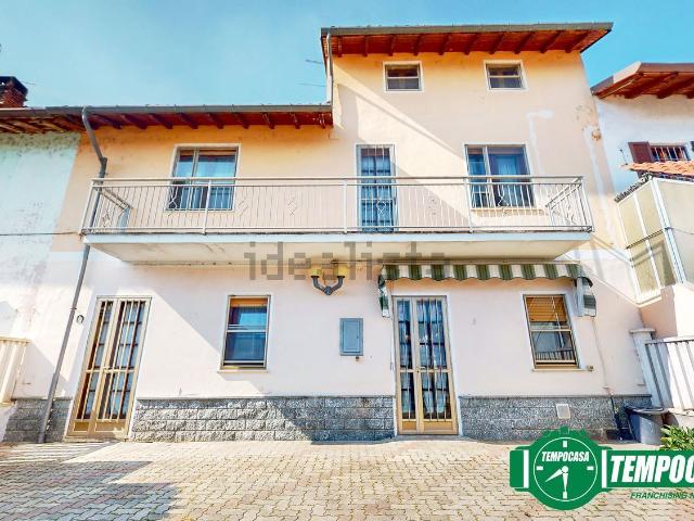 Casa in vendita a Breme, Lombardia