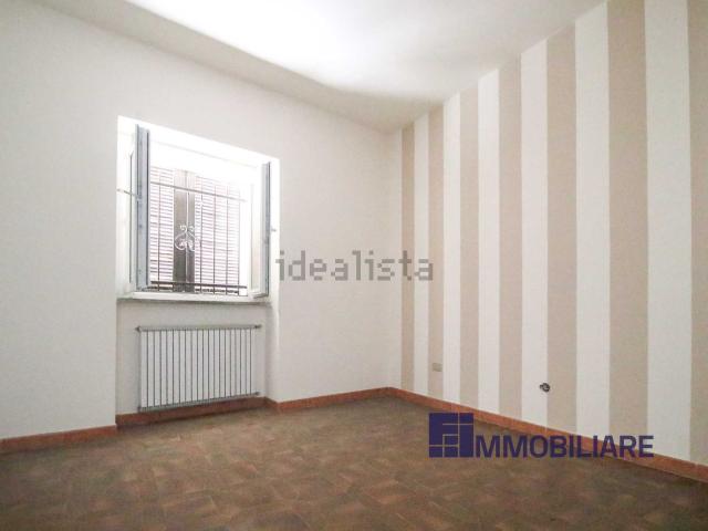 Casa in vendita a Ranco, Lombardia