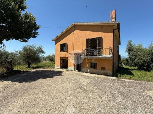 Casa in vendita a Montebuono, Lazio