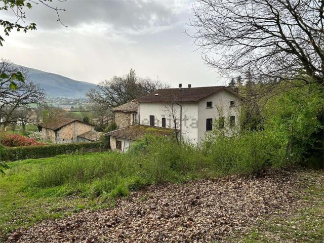 Casa in vendita a Cerqueto, Gualdo Tadino