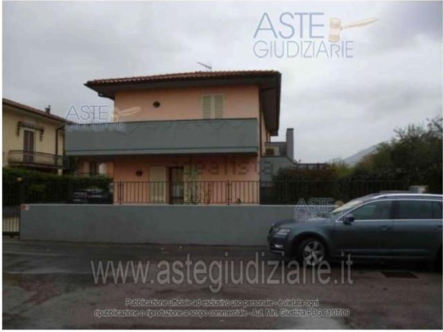 Casa in vendita a Alberghi, Uzzano E Castello