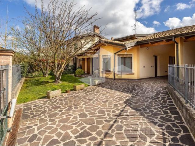 Casa in vendita a Bassa Reggiana, Re
