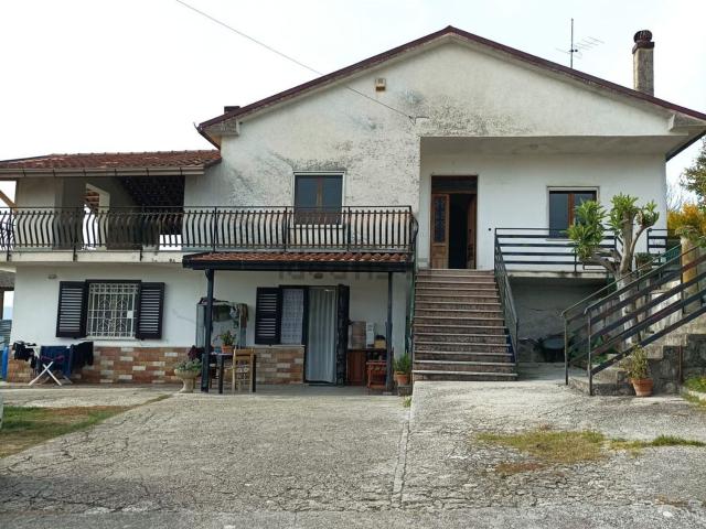 Casa in vendita a Arce, Lazio