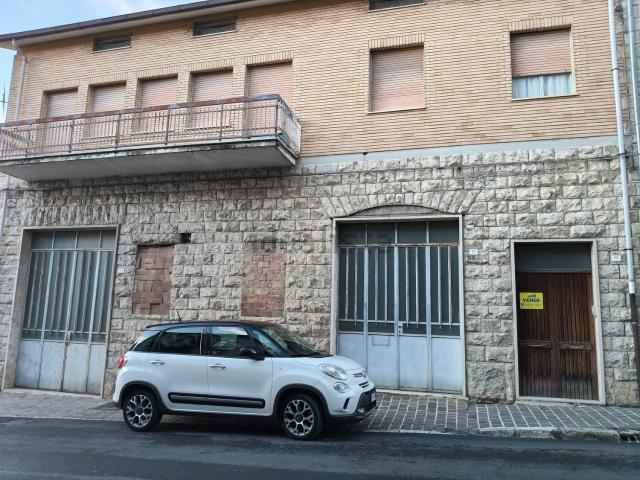 Casa in vendita a Carpinone, Isernia