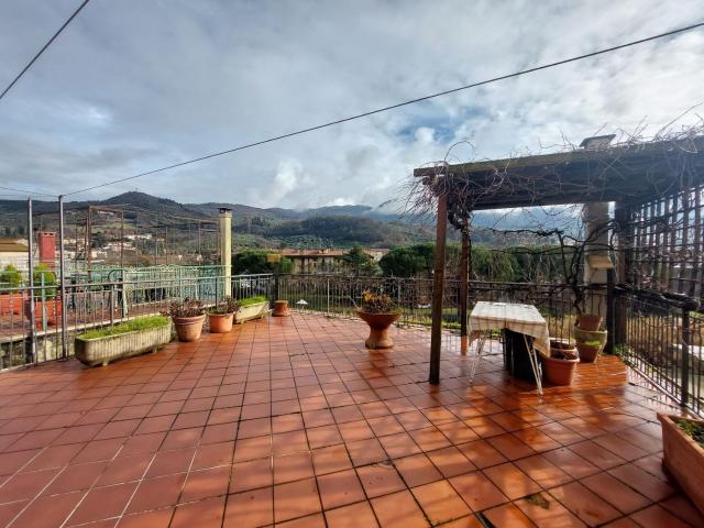 Casa in vendita a Vaiano, Toscana