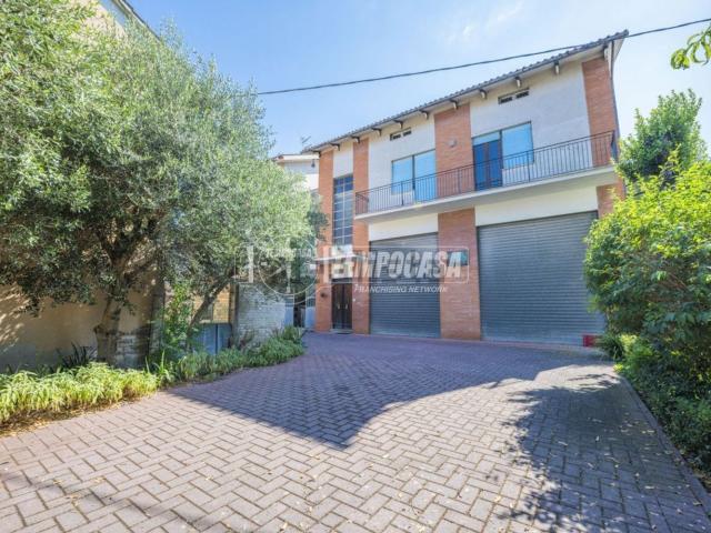 Casa in vendita a Marche, Macerata
