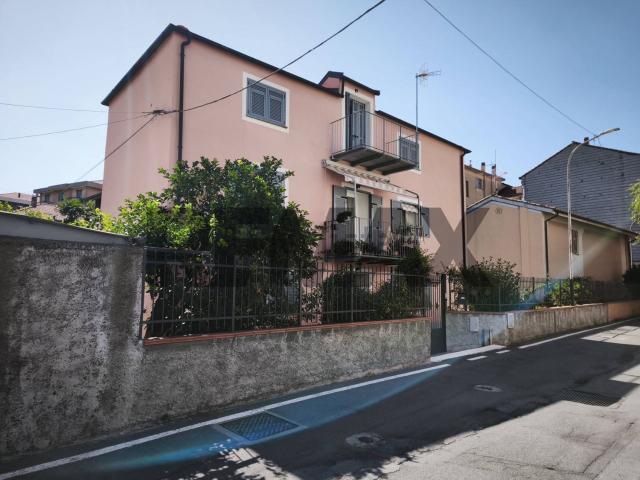 Casa in vendita a Valleggia Superiore, Quiliano