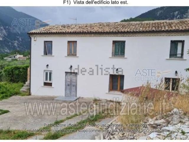 Casa in vendita a Torre De' Passeri, Abruzzo