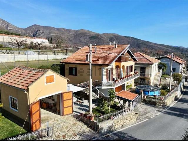 Casa in vendita a Onzo, Liguria