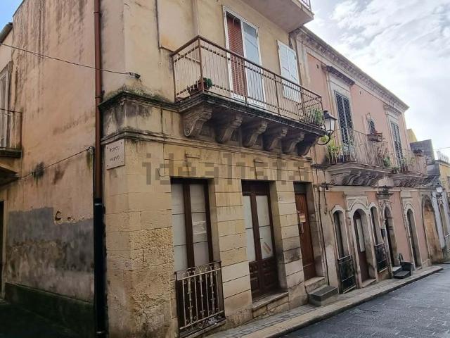 Casa in vendita a Palazzolo Acreide, Sicilia