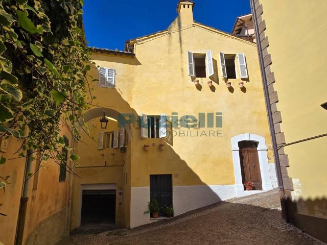 Casa in vendita a Marche, Macerata