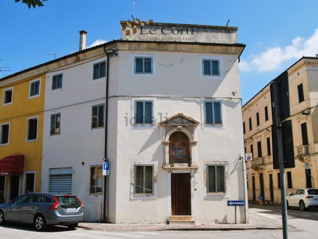 Casa in vendita a Lonigo, Veneto