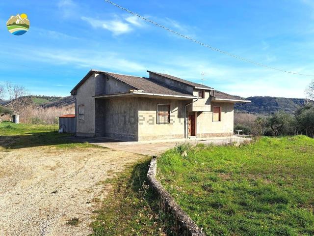 Casa in vendita a Castiglione Messer Raimondo, Abruzzo