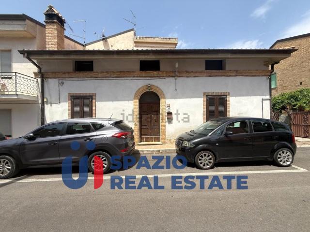 Casa in vendita a Cappelle Sul Tavo, Abruzzo