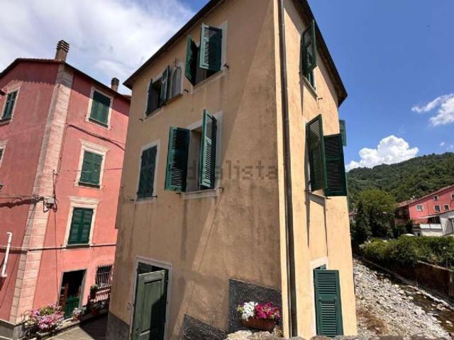 Casa in vendita a Varese Ligure, Liguria