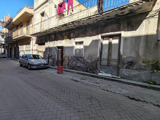 Casa in vendita a Paternò, Sicilia