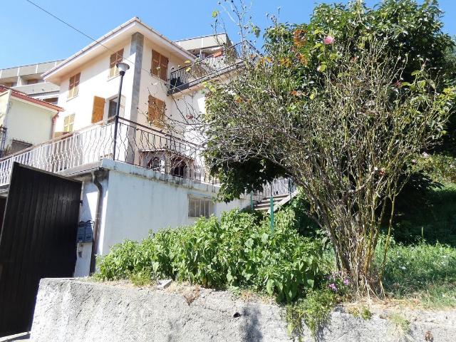 Casa in vendita a Val Polcevera, Serra Riccò
