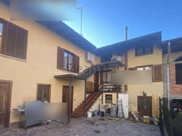 Casa in vendita a Invorio Superiore, Piemonte