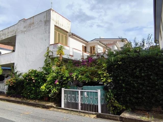 Casa in vendita a Calabria, Cosenza