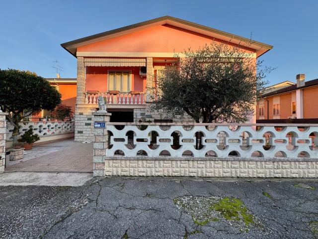 Casa in vendita a Nogara, Veneto