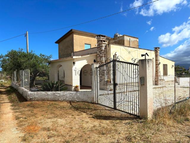 Casa in vendita a Partinico, Sicilia