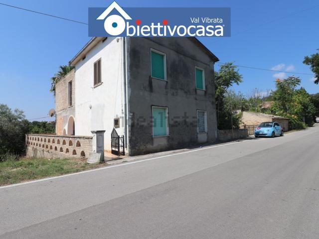 Casa in vendita a Unione dei Comuni della Val Vibrata, Corropoli