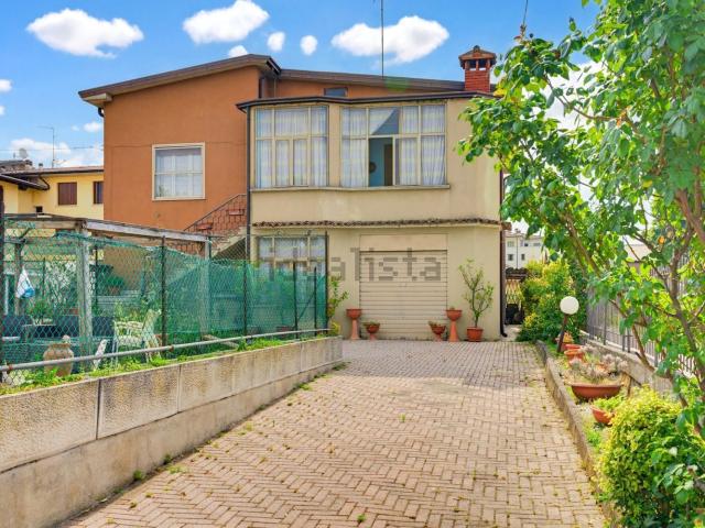 Casa in vendita a Bagnolo Mella, Lombardia
