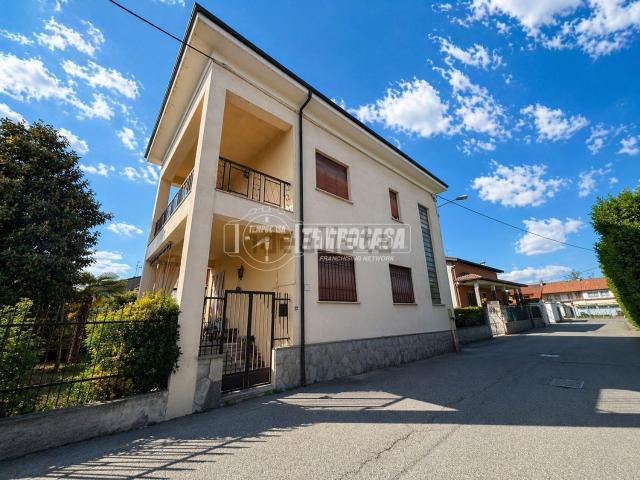Casa in vendita a Tronzano Vercellese, Vercelli
